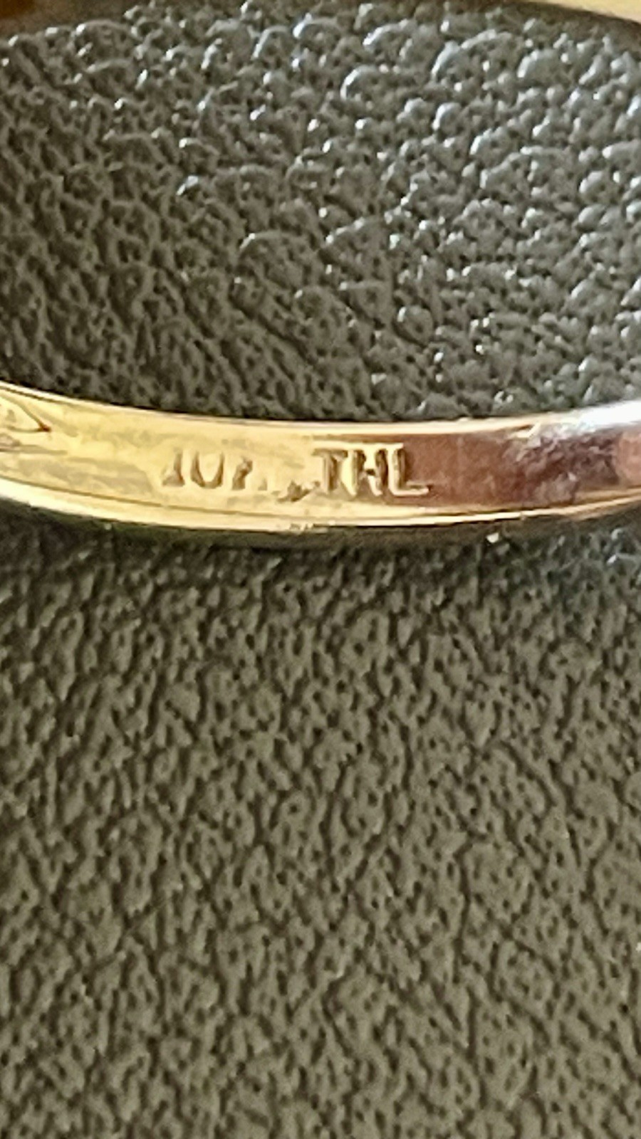 10KT Y/W Gold 0.025CTW Diamond & 1.00CTW Rubellite Ring. S8.25 (BU156)
