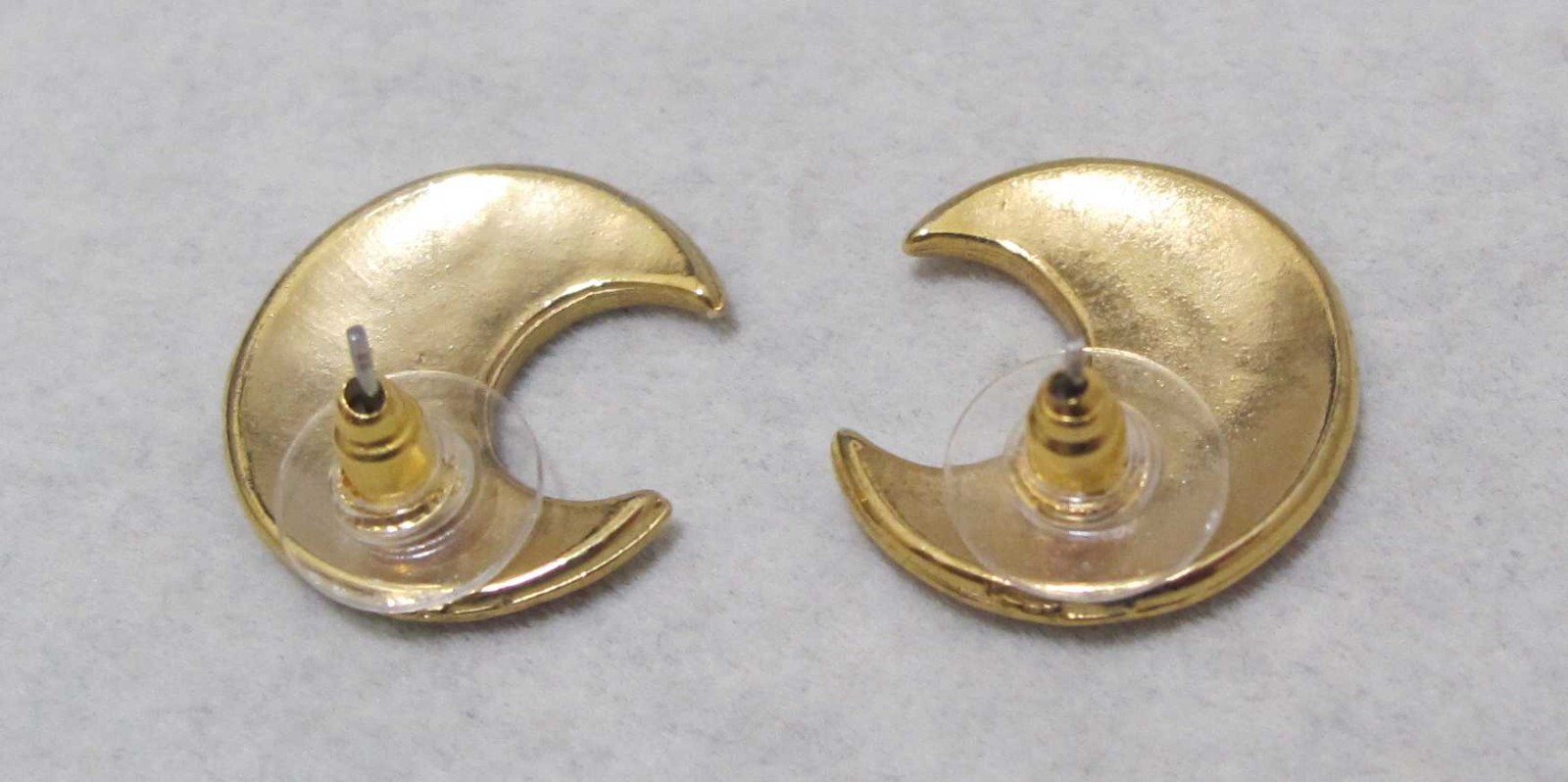 Vtg Orange & Cream Enamel Gold Tone Right-Left CRESCENT Post Earrings 7/8”