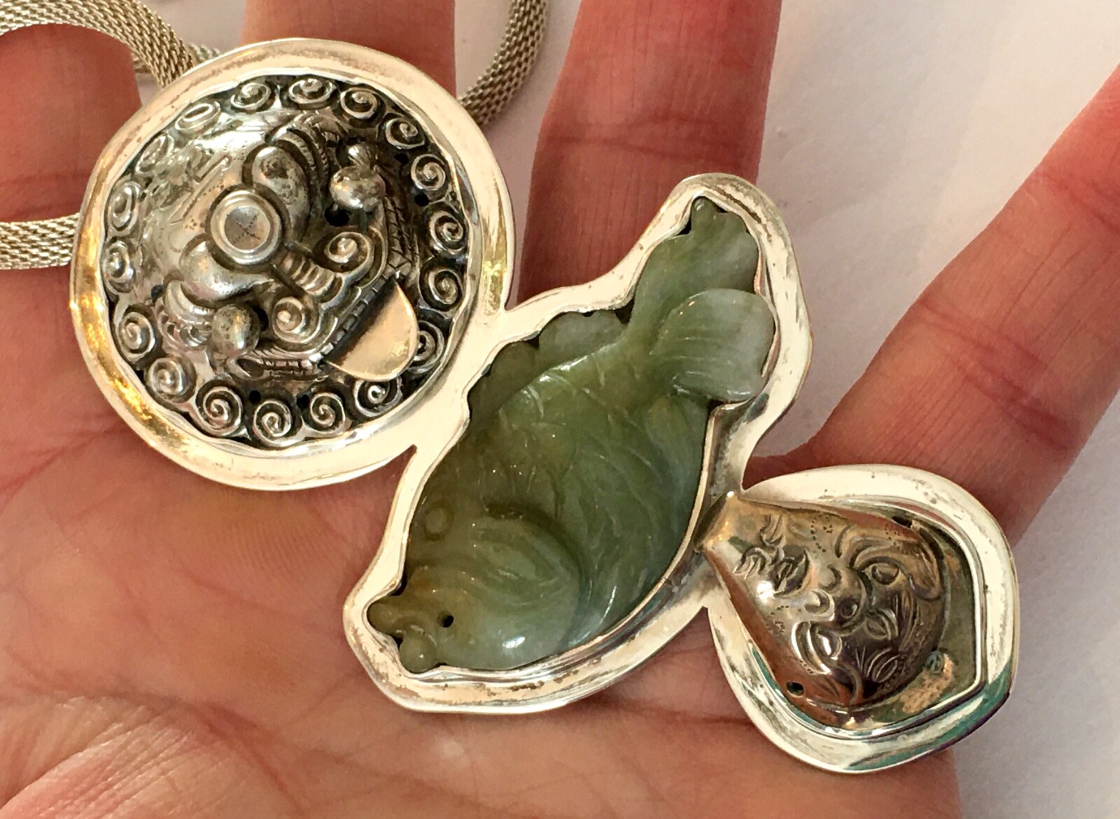AMY KAHN RUSSELL AKR Sterling Silver Chinese Foo Dog Jade Pin & Pendant