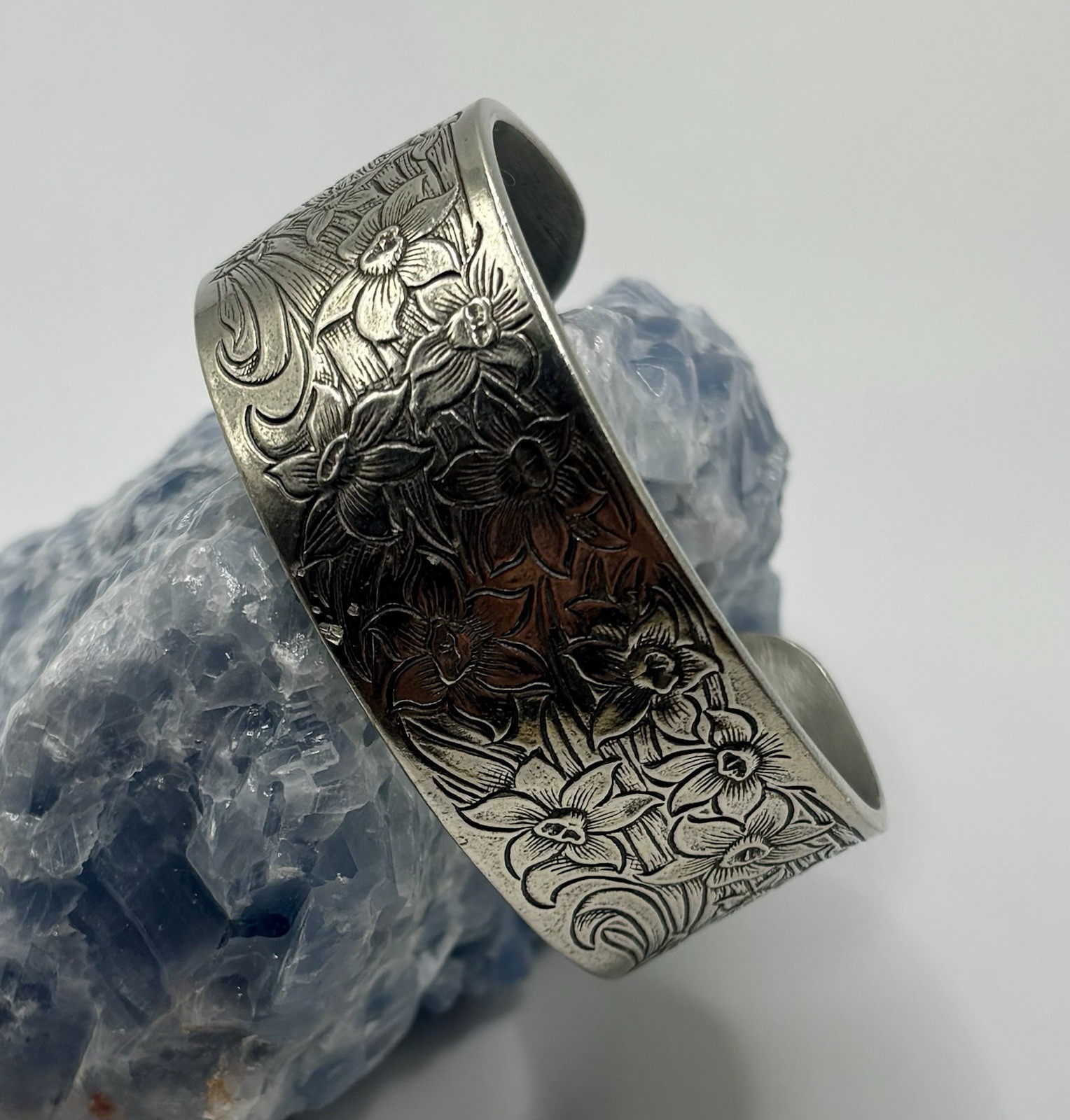 Vintage Salisbury Pewter Flower of The Month March Cuff Bracelet Made In USA