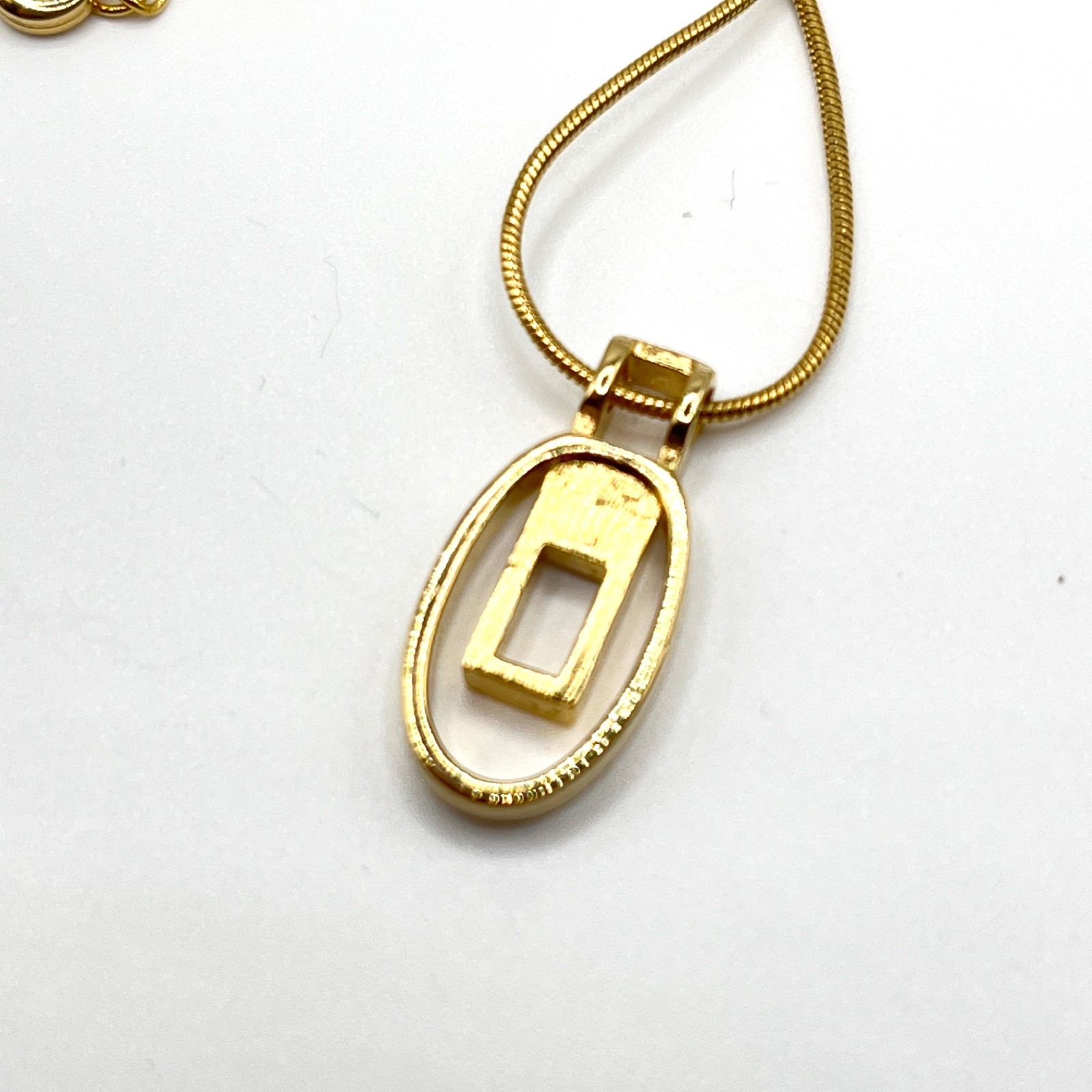 Lia Sophia Oval Square Black & Gold Tone Necklace Dainty Elegant Stackable 18″