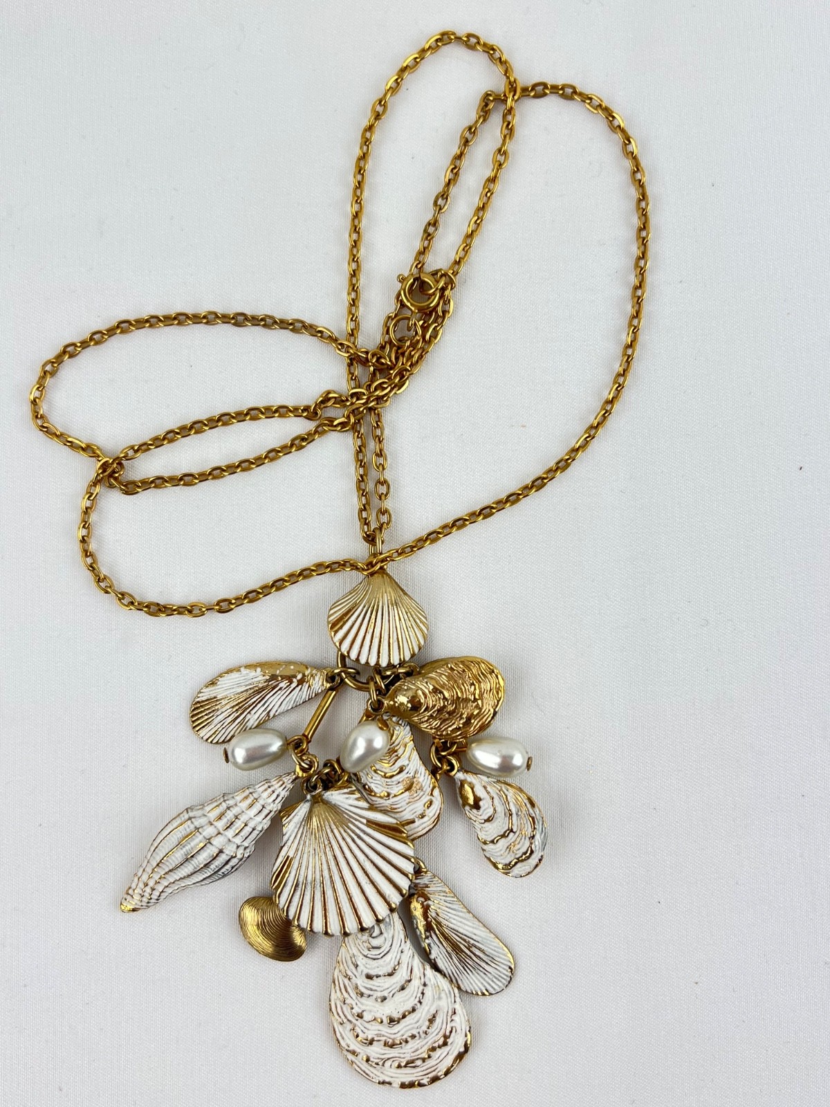 Vintage Gold tone with Enamel Sea Shells Pendants Charms Necklace Beach Ocean