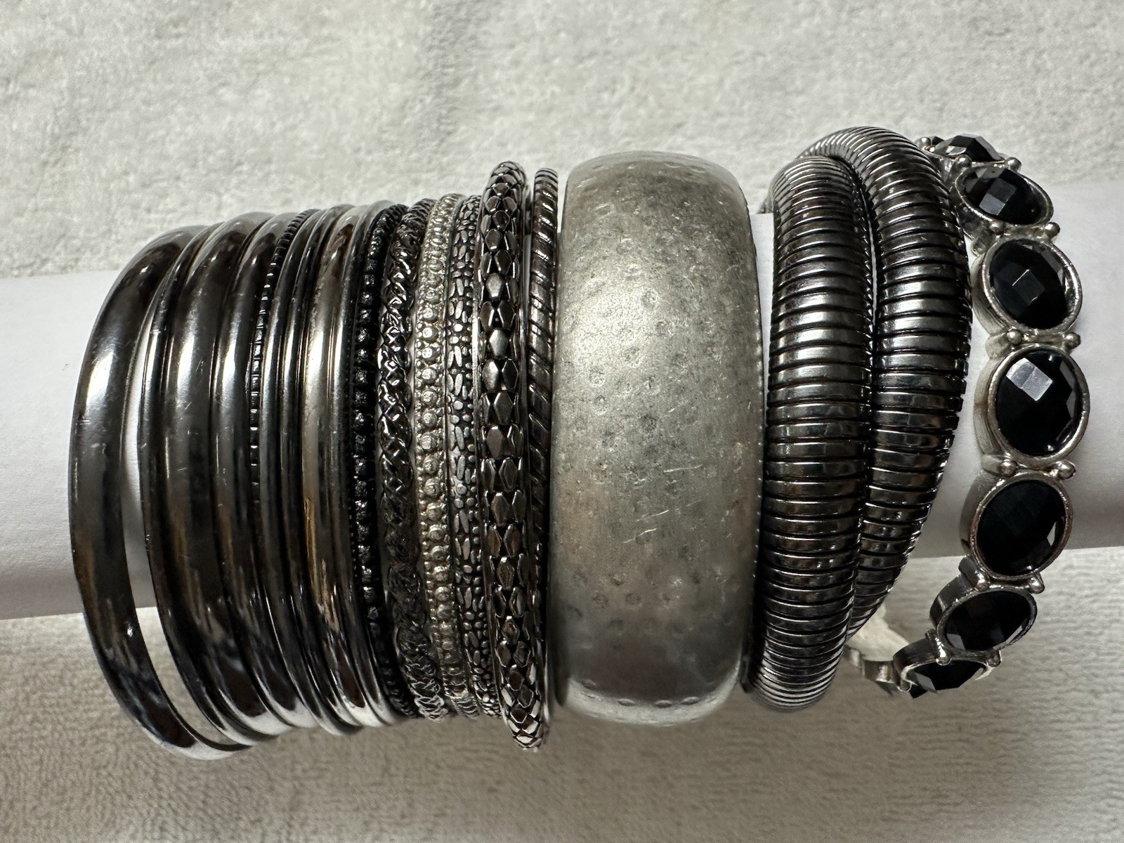 Costume Jewelry Lot 18 Dark Metal Silver Tone Bangle Bracelet b224
