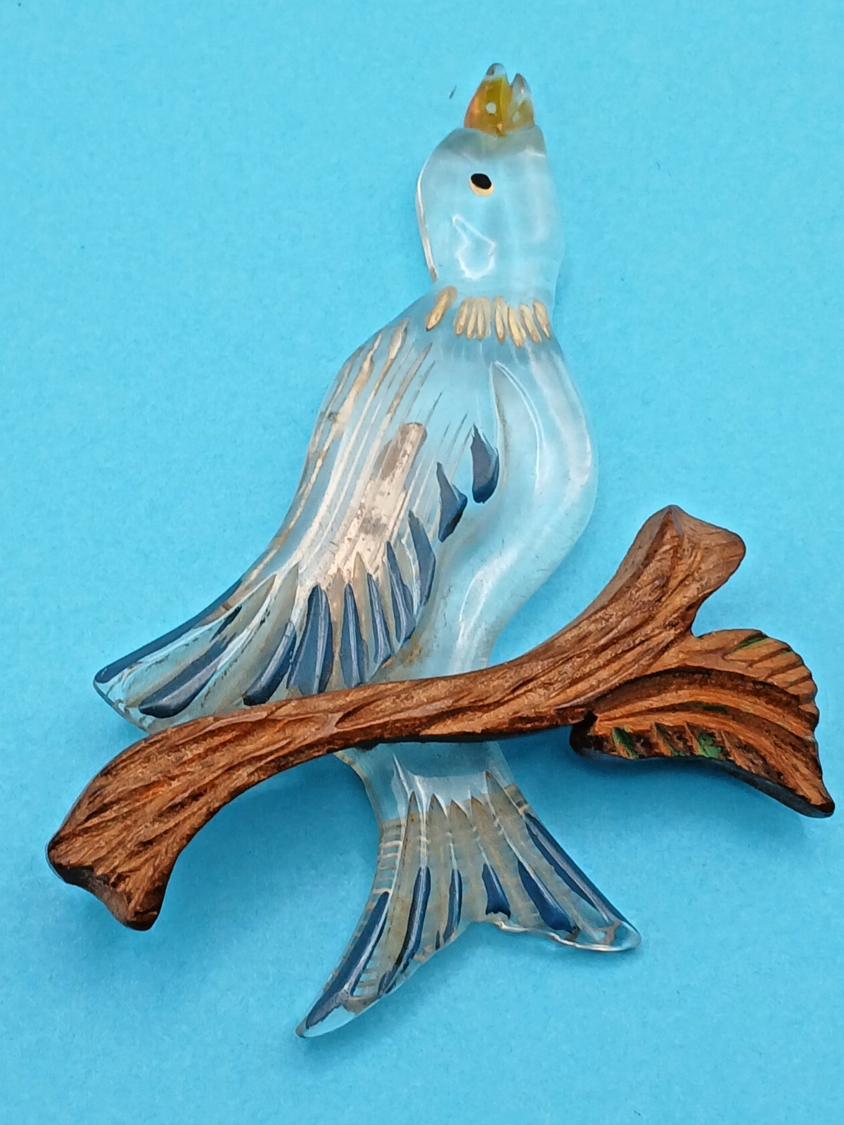 RARE VTG 1940’S CARVED LUCITE SINGING BIRD ON WOOD BRANCH PAINTED BROOCH
