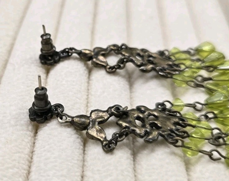 Vtg Green Beaded Victorian Style Chandelier Dangle Bronze Earrings – Fast Ship!
