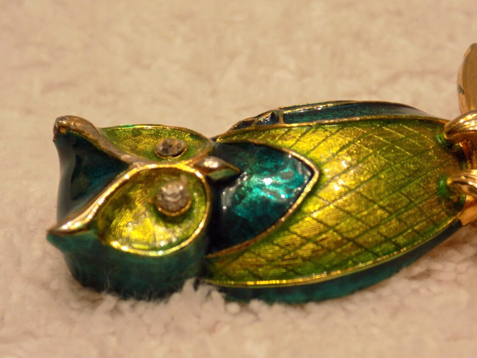 VINTAGE BOUCHER LIME & KELLY GREEN ENAMEL OWL W/ CLEAR CRYSTAL EYES 8668P