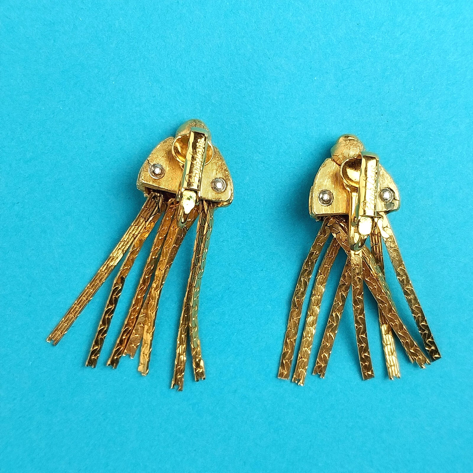 Signed Park Lane Gold Tone Metal Mesh Chain Dangle Clip-On Earrings Vintage