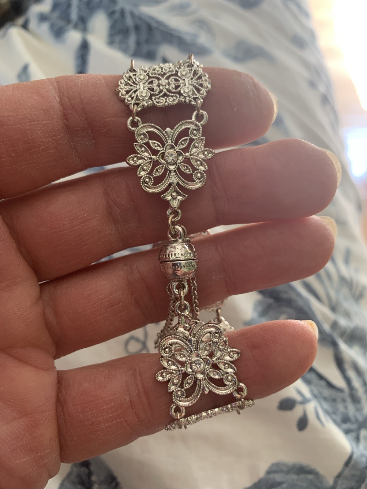 Silver Tone Lacey Bracelet Magnetic Clasp With Safety Chain 7″