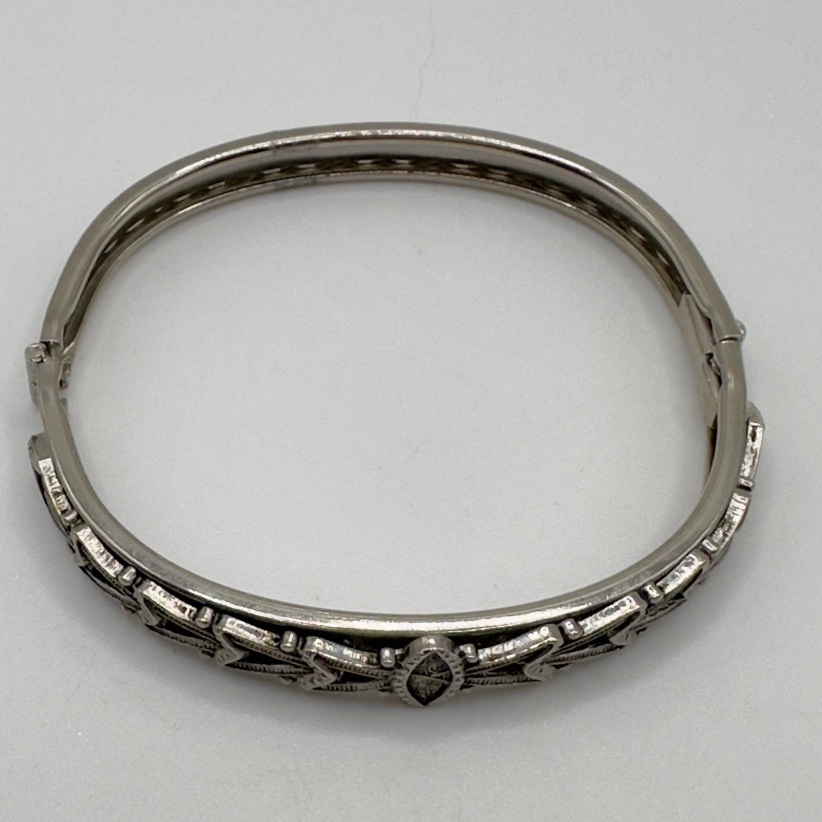 Vintage Hinged Bracelet Bangle Repousse Silver Tone 6.5″