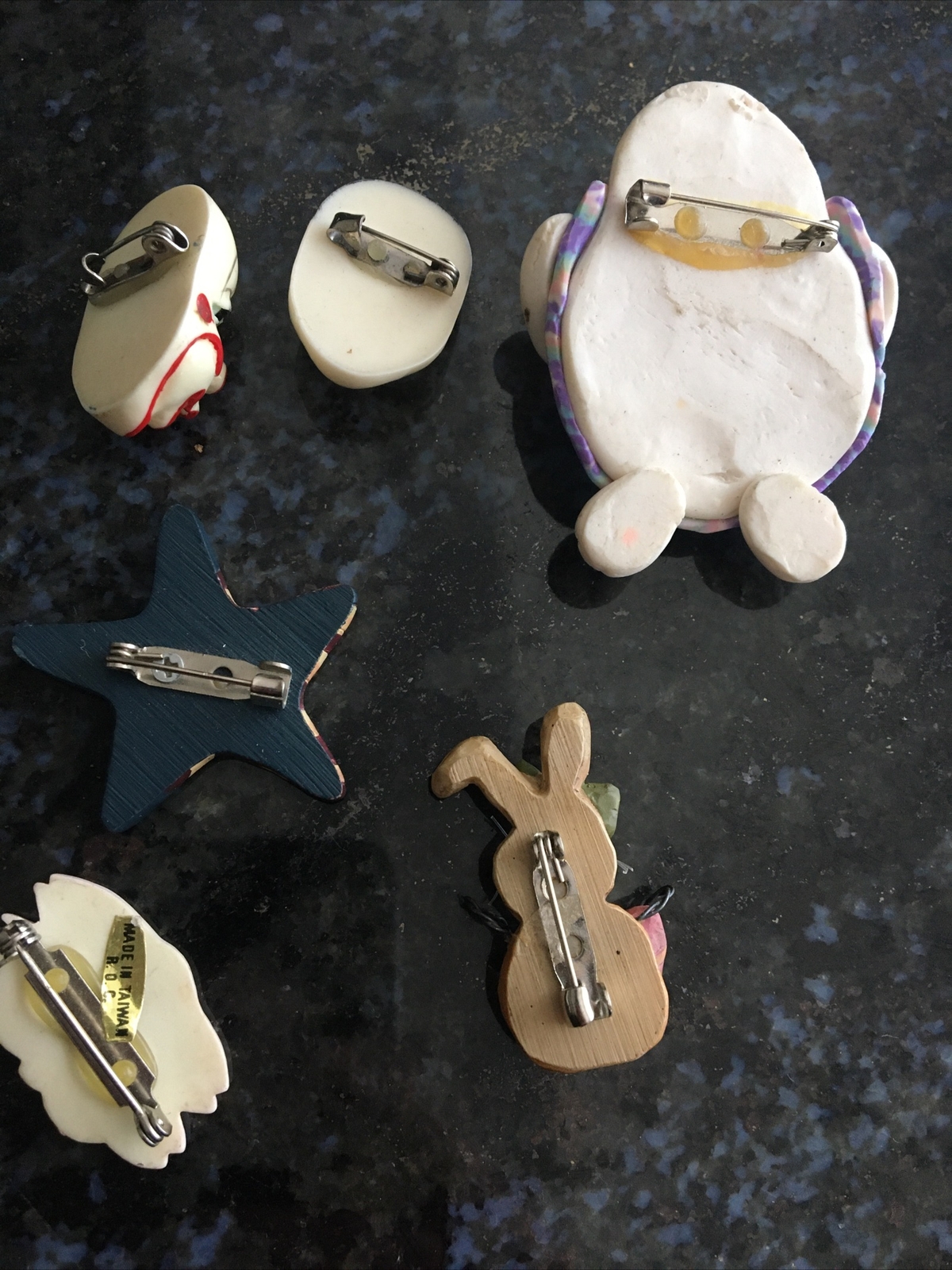 Lot Of Random Pins Brooches Resine Different Sizes Colors Holidays Faces 8 Pcs