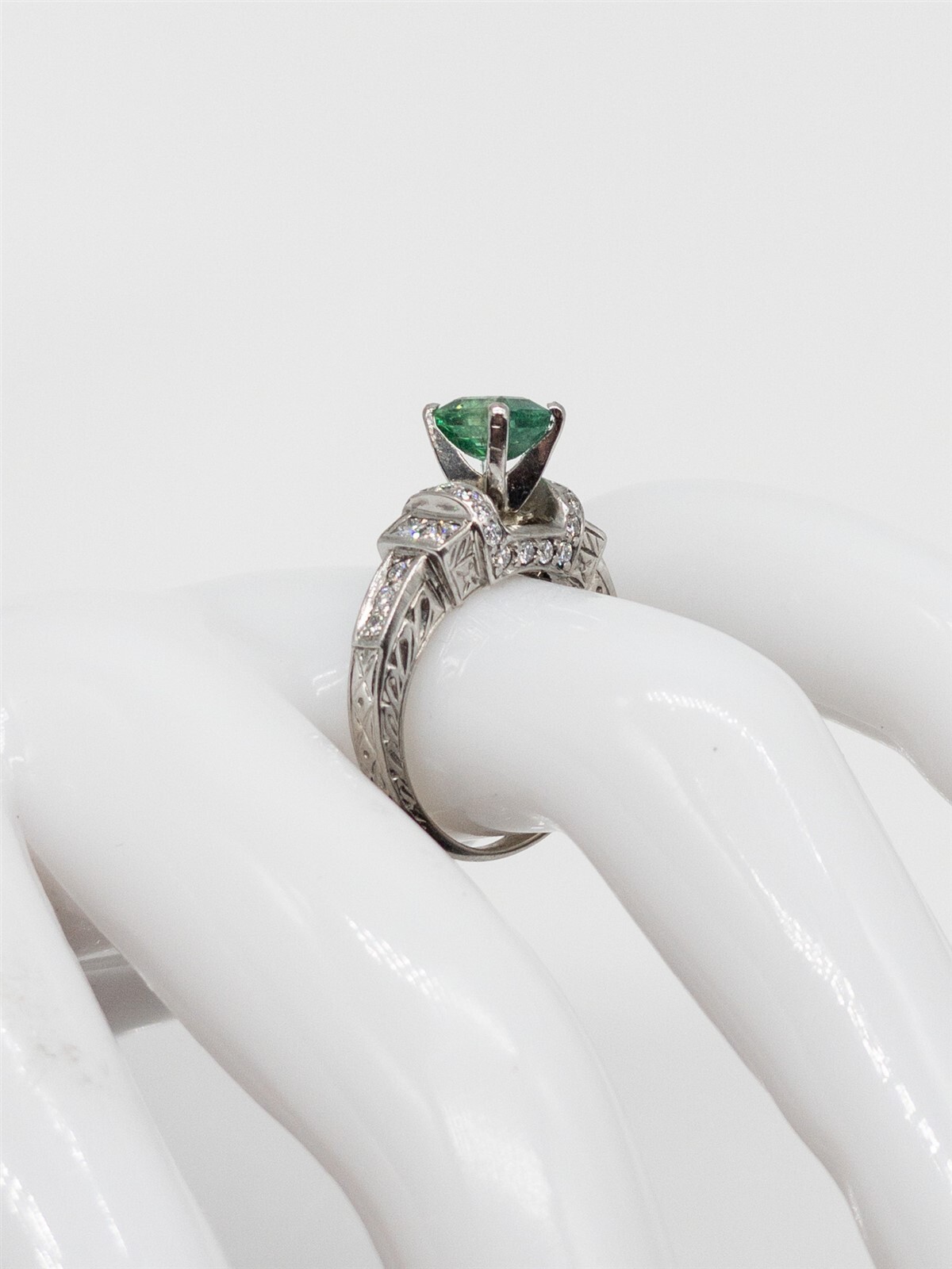 Estate $3400 1.52ct Natural Emerald VS G Diamond Platinum Ring Band 4g
