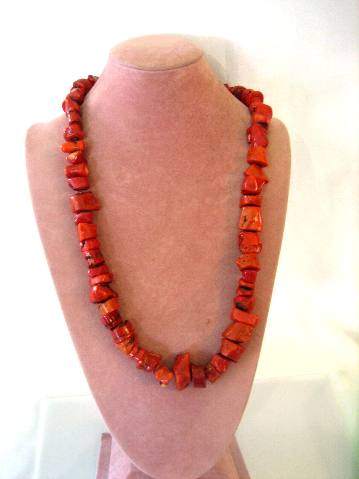 VINTAGE RED SPONGE CORAL SINGLE STRAND NECKLACE 243 GRAMS