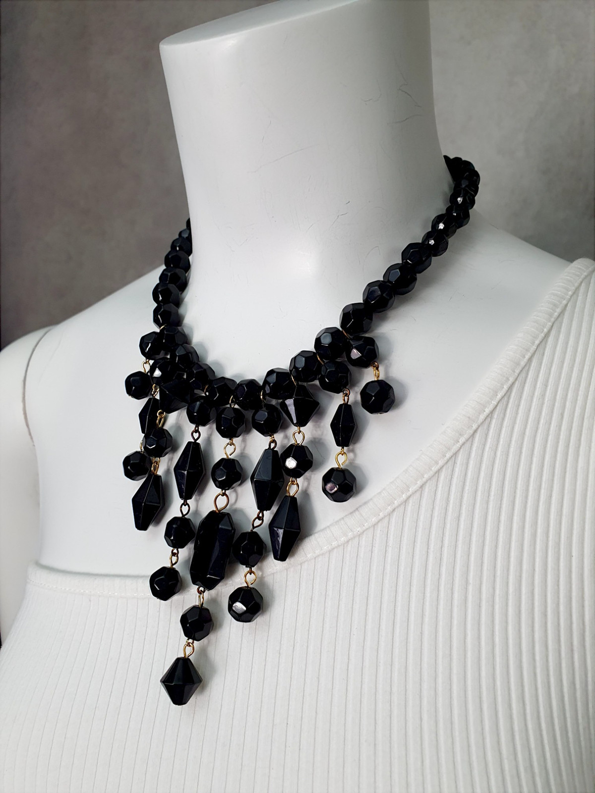 Vintage Jeweled Black Beaded Lucite Dangle Fringe Bib Choker Necklace 16″