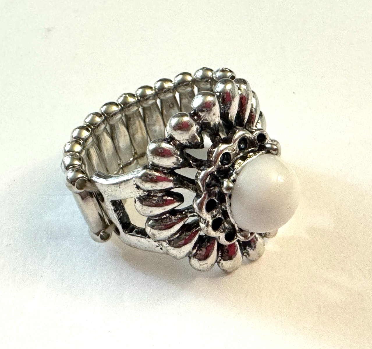 White Cabochon Silver Tone Stretch Band Ring Fashion Cocktail Size 9.5