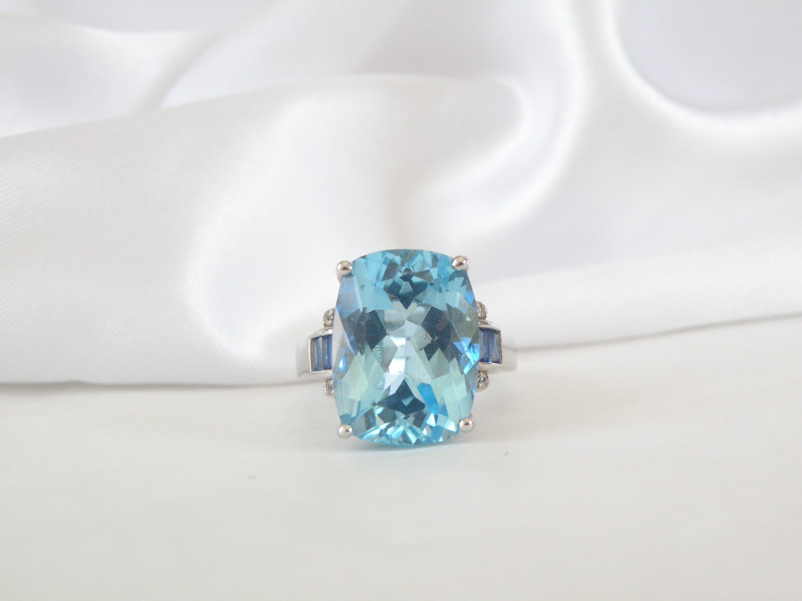 Vintage Sterling Silver 925 Large Natural Heated Blue Topaz Sapphire Ring Size 6