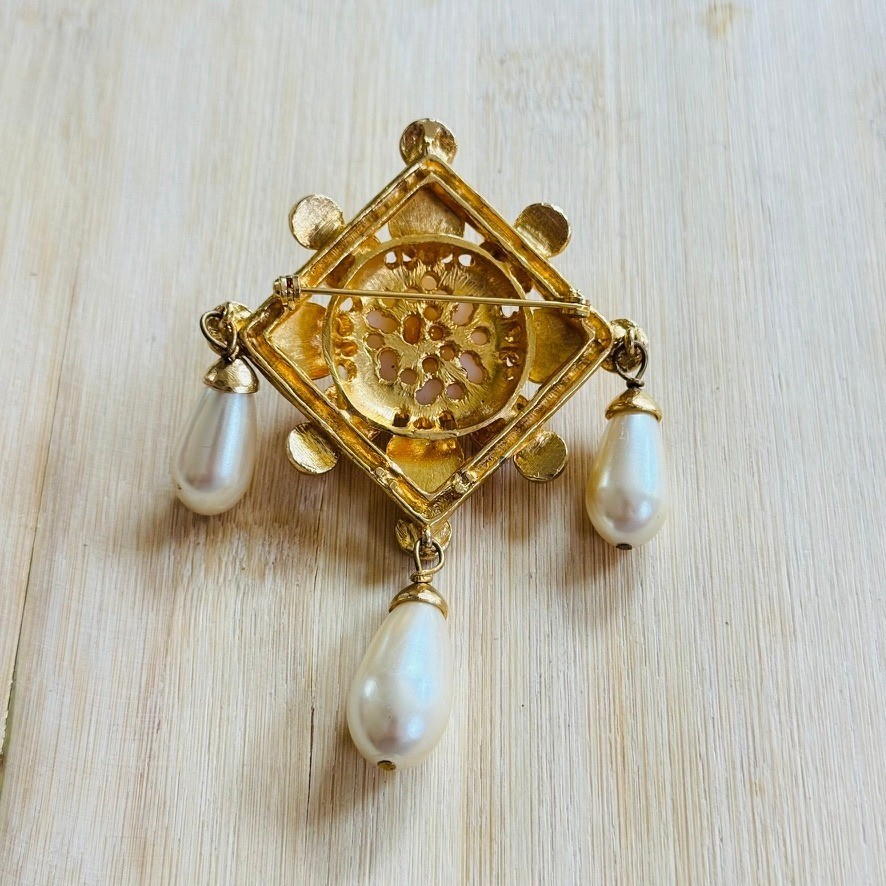 VTG Gripoix Style Regal Tassel Pearl Brooch Pin Chandelier Gold Cabochon 80s Big