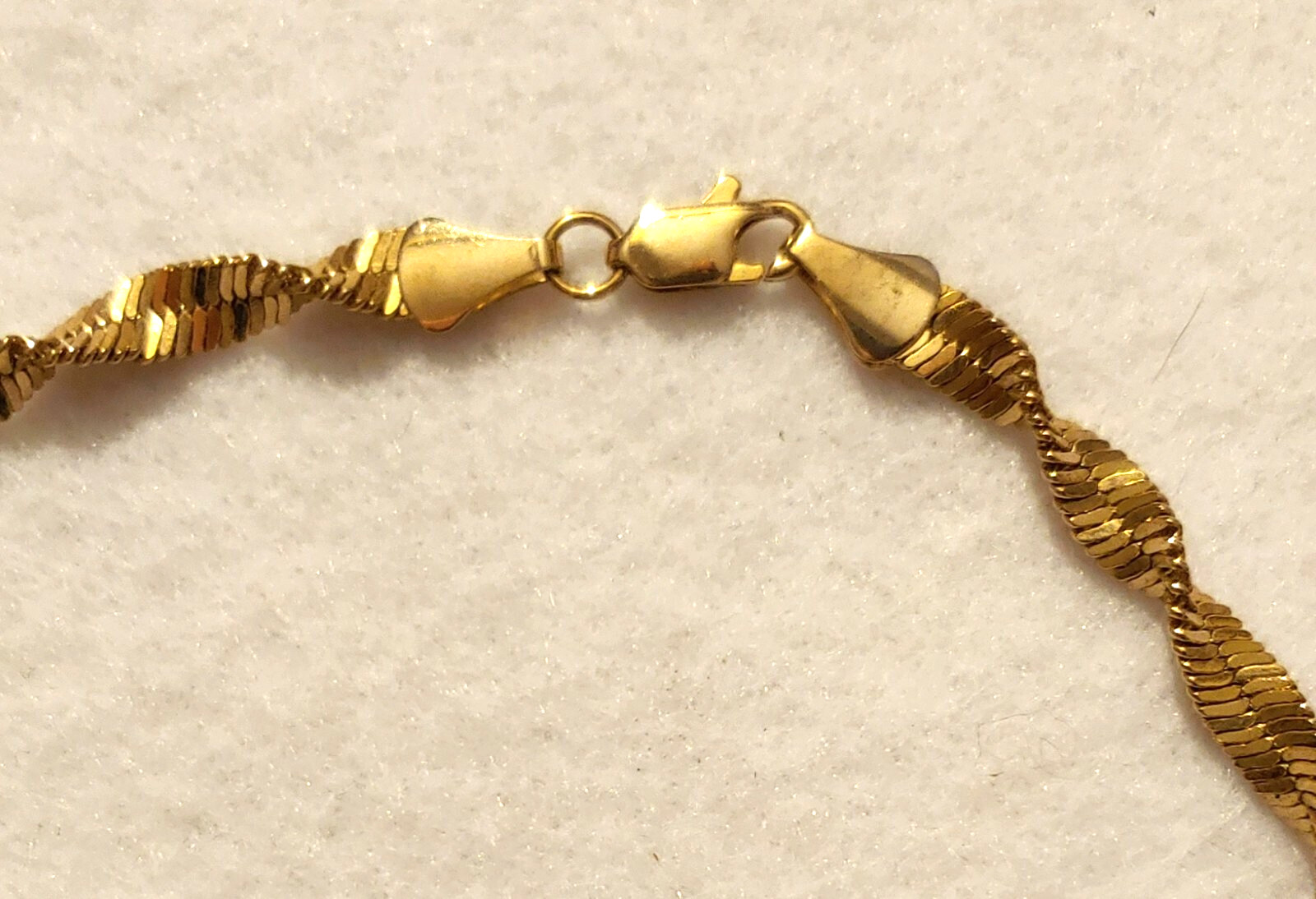 Vintage – Necklace – Yellow Gold Tone 20 in Long Chain – With Lobster Claw Clasp