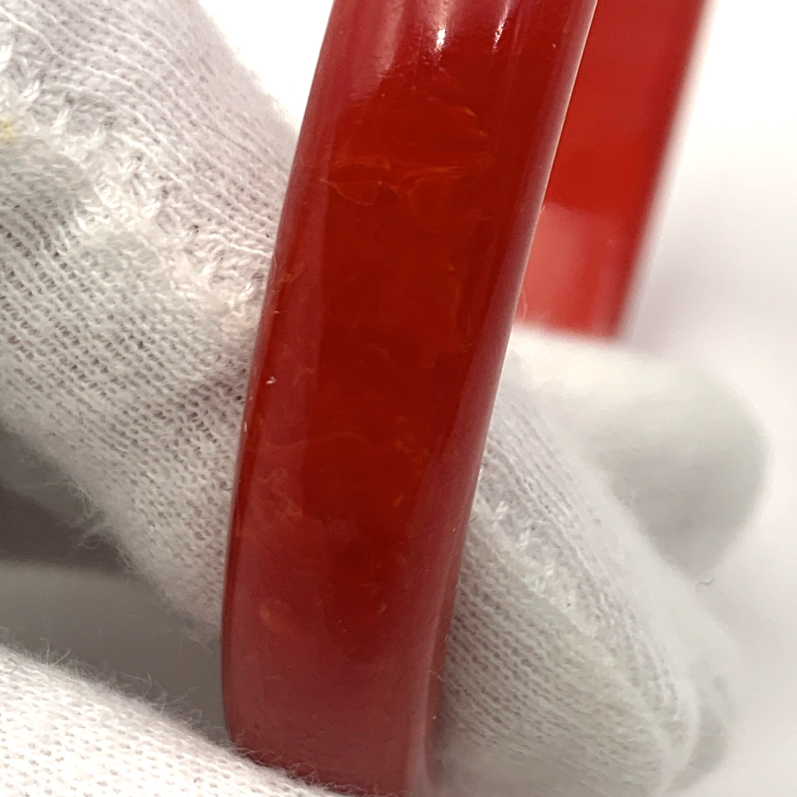Vintage 10 mm Wide BAKELITE Carved Bangle Bracelet Red Marble