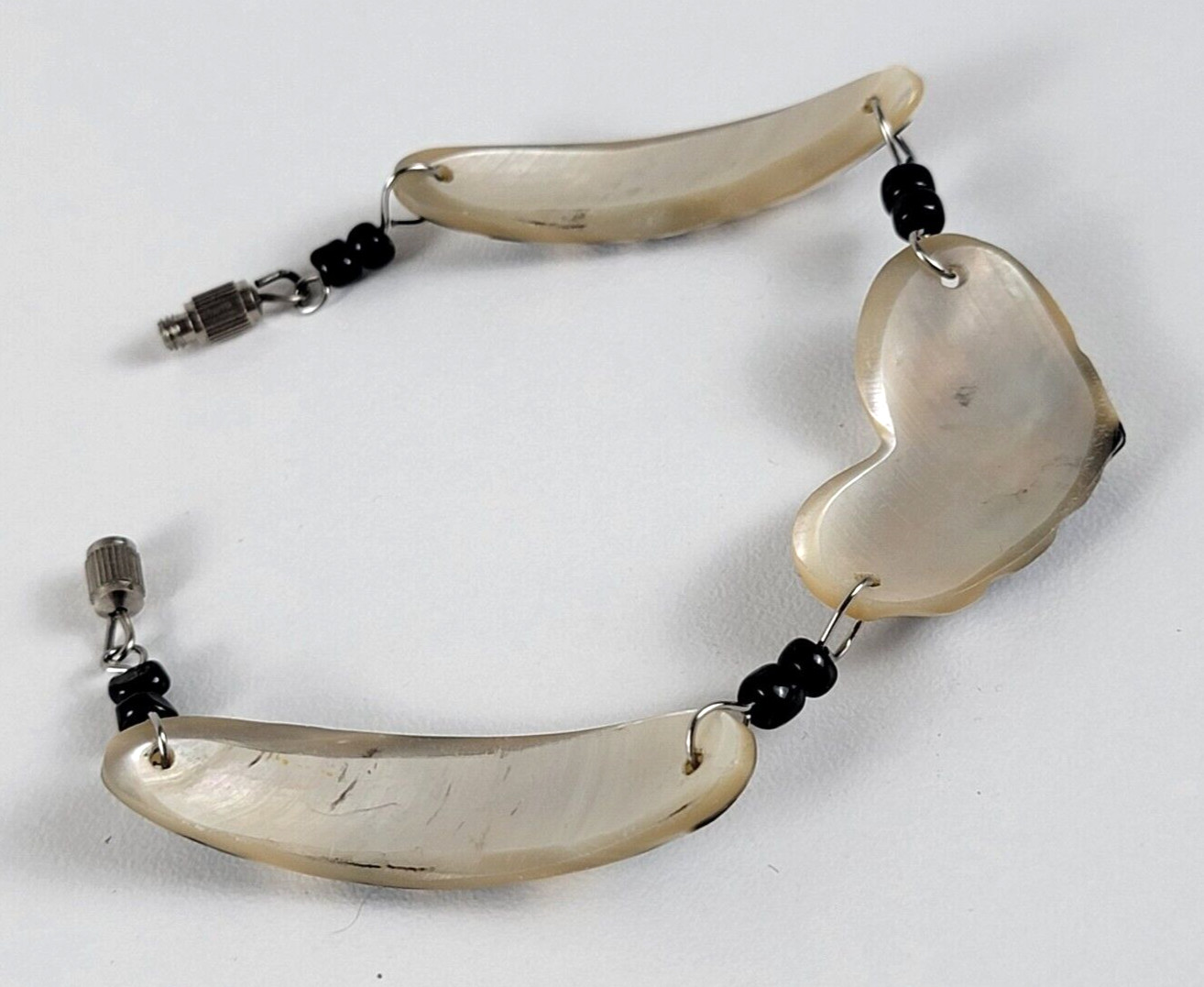 Vintage Black And Cream Mother Of Pearl Heart Bracelet 7 In Barrel Clasp