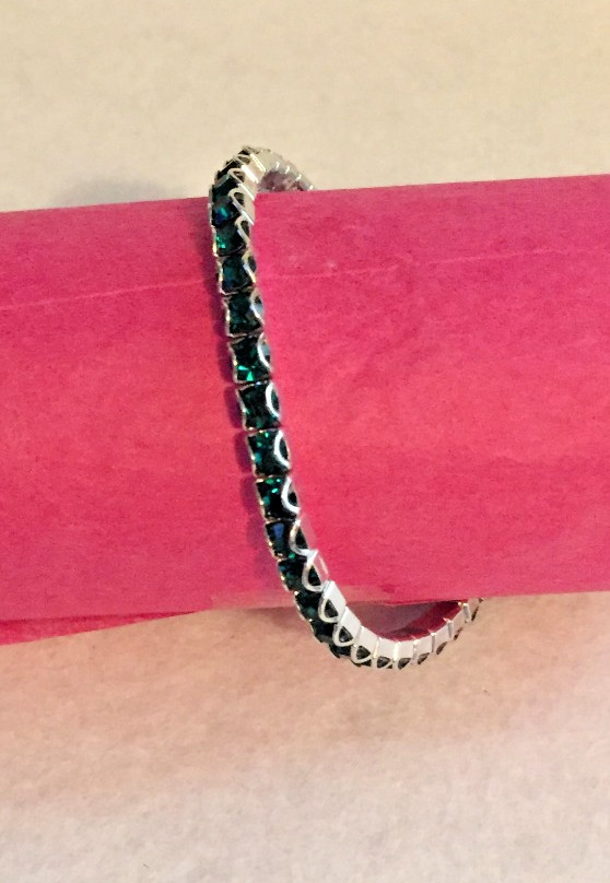 TOUCHSTONE SWAROVSKI CRYSTAL MAY EMERALD BIRTHSTONE STRETCH BRACELET NWT