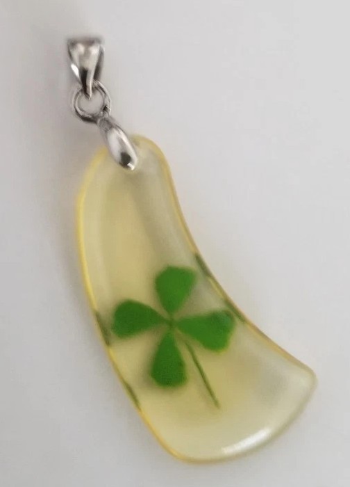 Lucite 4 Leaf Lucky Clover Charm Pendant Lightweight 18K Gold Plate Bale Vintage