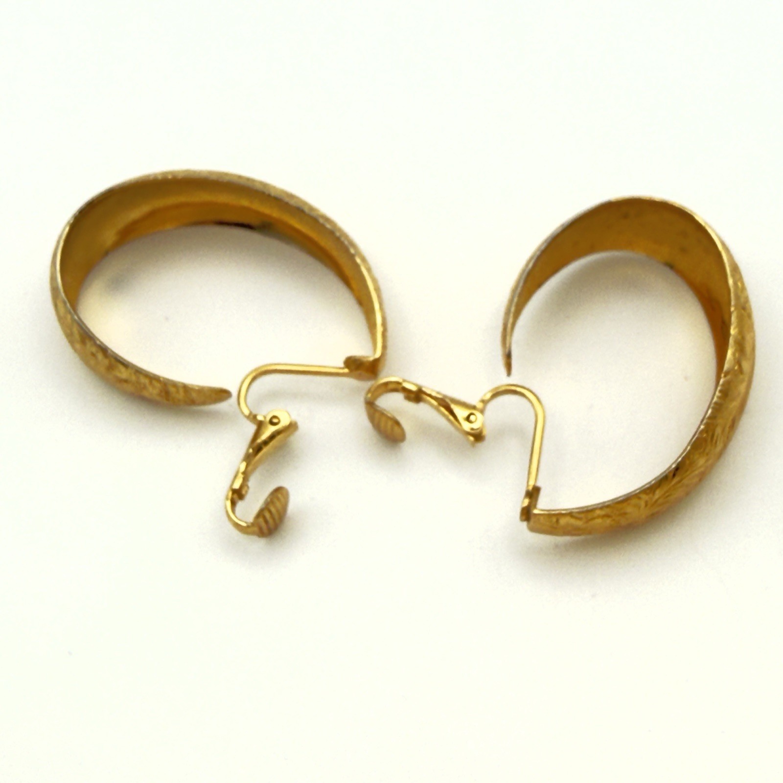 Vintage Gold Tone Floral Engraved Hoop Clip On Earrings Bold Wide Chunky