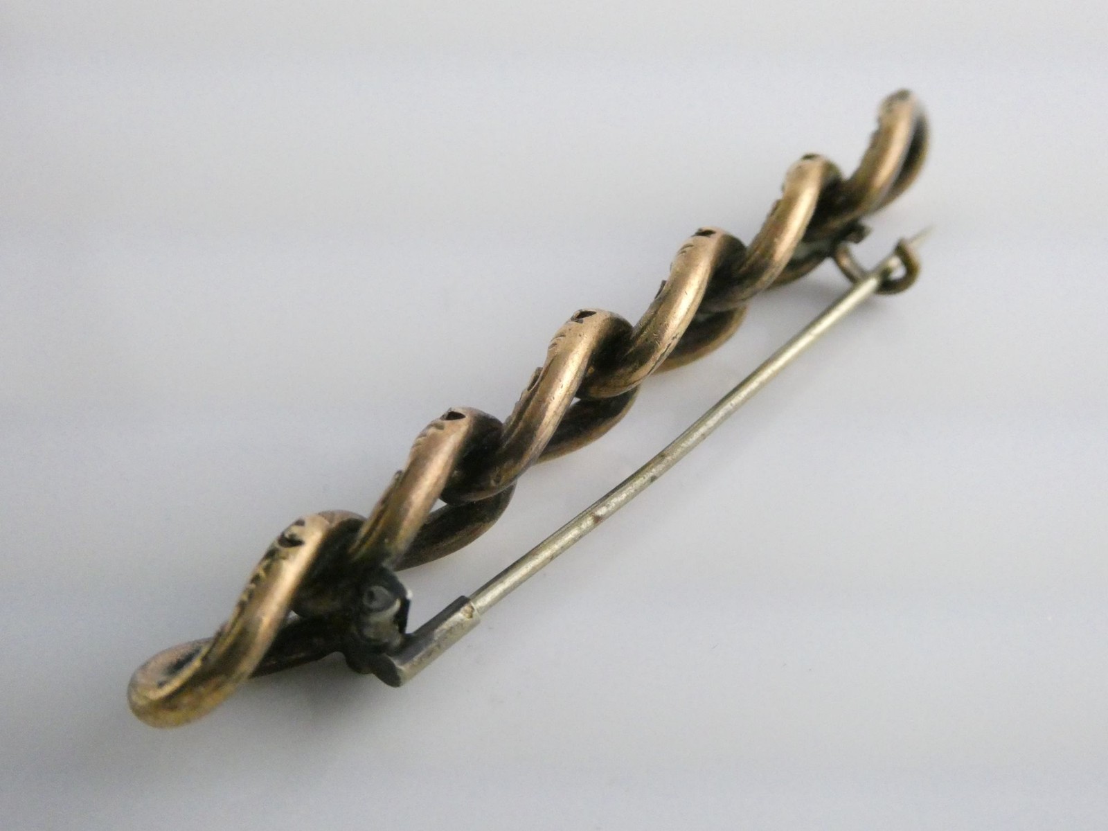 Antique Unmarked 12k Gold Fill Victorian Chased Loops Pin 6.7g 56mm Length