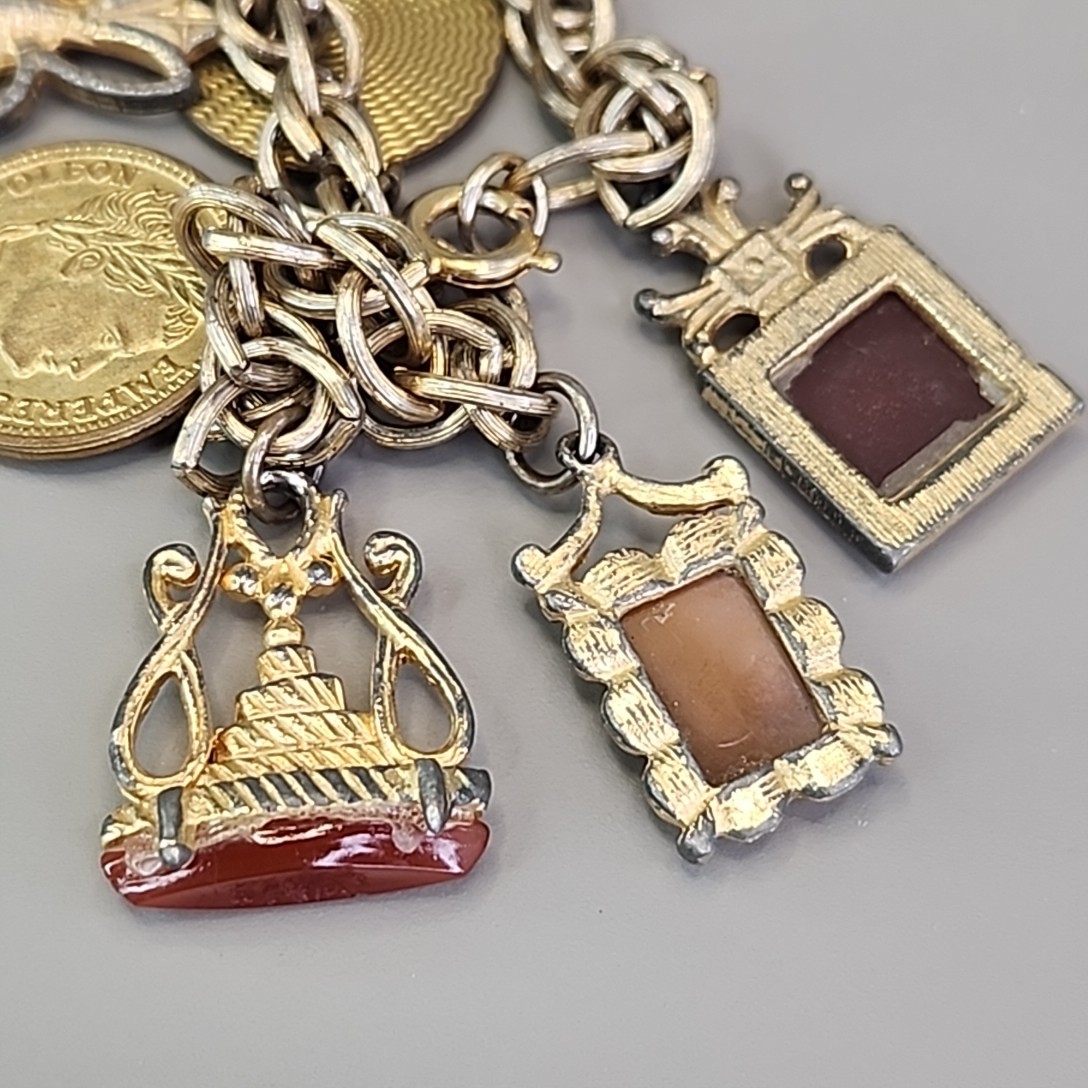 Vintage Intaglio Charm Coin Bracelet Carnelian Signet 7″ Signet Gold Tone Worn