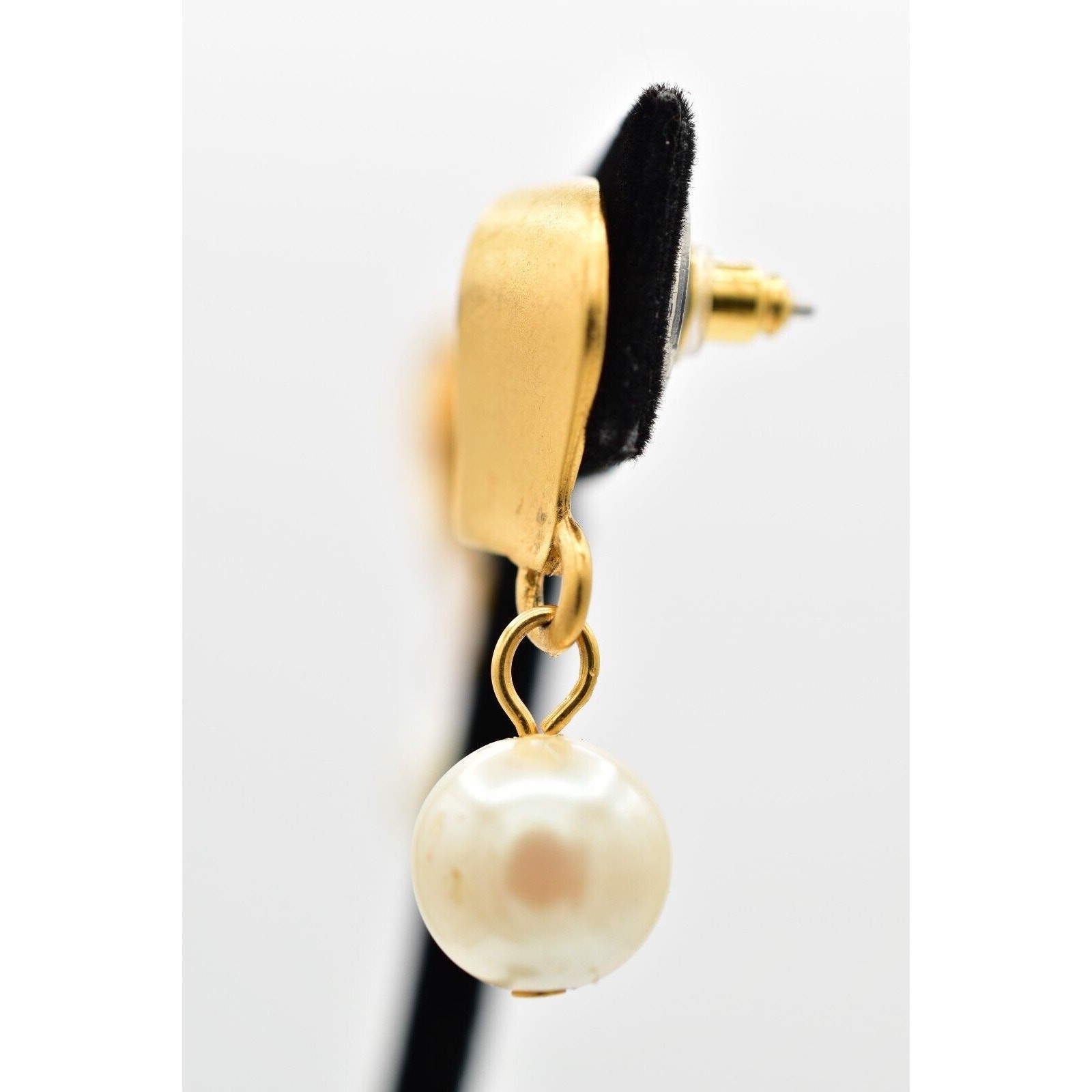 Vintage Scroll Pearl Earrings Brushed Gold Matte Drop Dangle Retro 1980s Bin1