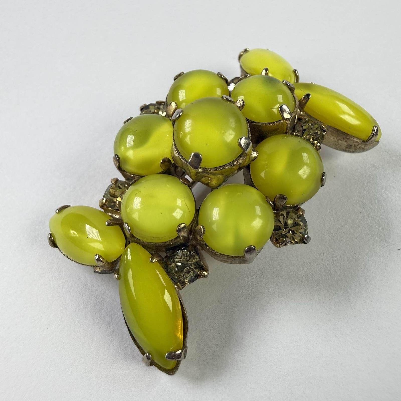 Vtg Lime Green Moonglow Cabochon Rhinestone Brooch Atomic MCM Gold Tone