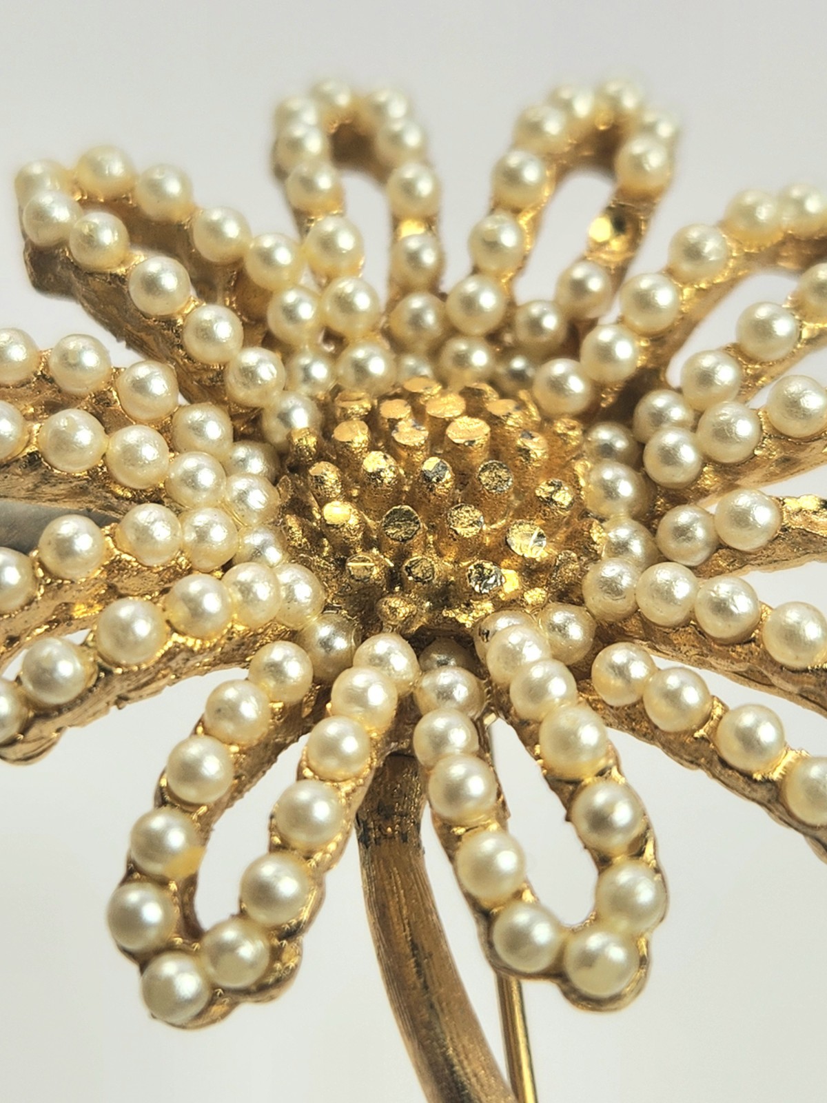Vintage Brooch Lot Gold Tone Faux Pearls 3 brooches 2-2.5 Inches