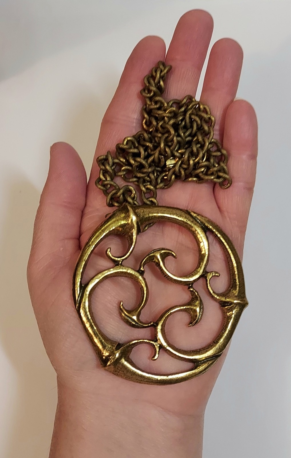 Vintage Alva Museum Replicas Necklace Celtic Knot Circle 70s Statement Gold Tone