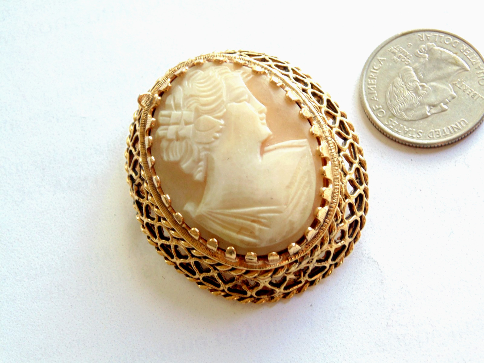 Vtg Carved Shell Cameo Pendant Manual Wind Watch 17j Swiss Hawthorne Gold Brooch