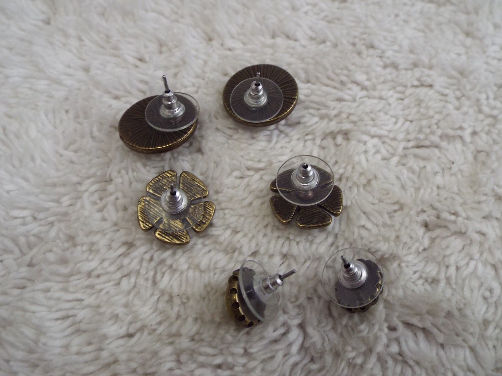 3 pr Brasstone Green Pierced Earrings (A53)