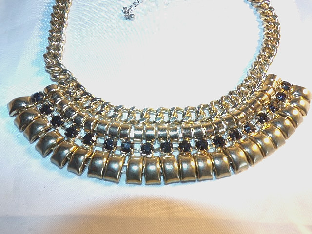 Large Gold Tone Metal Chain Link Collar w/Black Stones Necklace Vintage