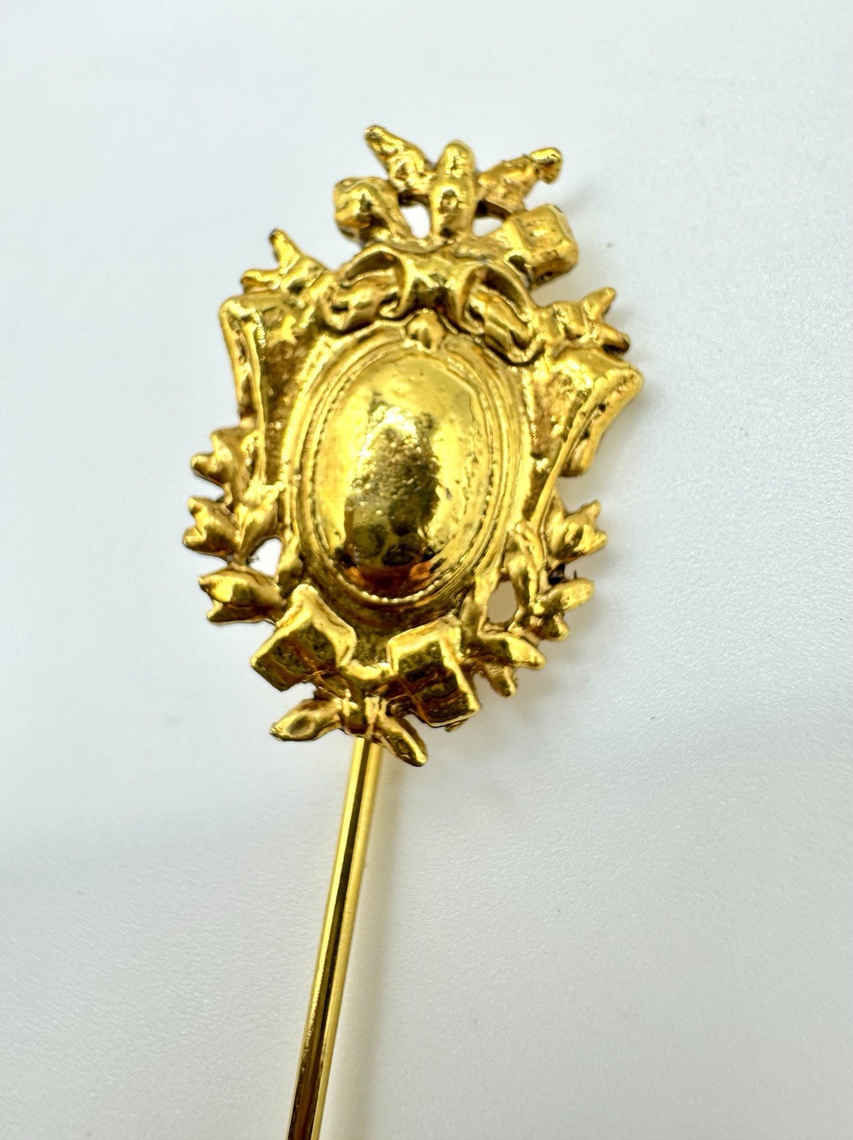 Vtg 50’s ART Arthur Pepper Gold Tone Heraldic Shield Victorian Revival Stick Pin