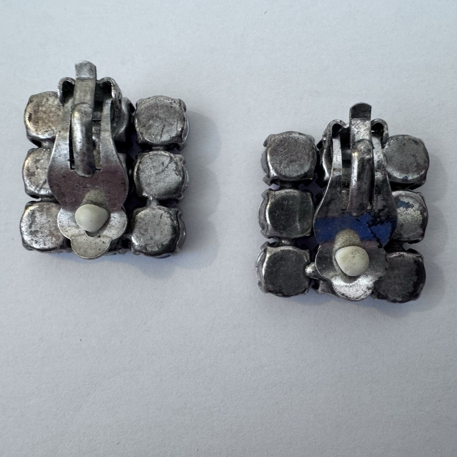 Vintage Purple Blue Aurora Borealis Rhinestone Clip On Earrings Silver Tone