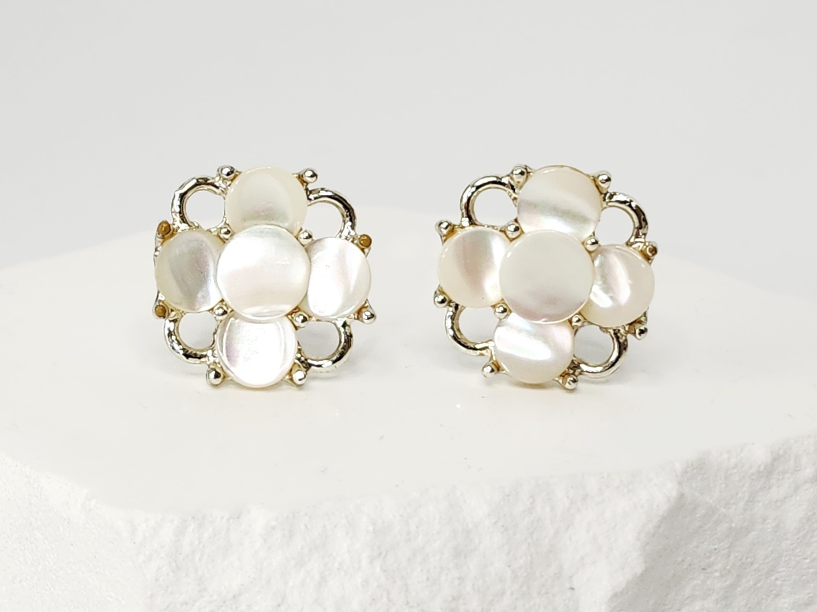 Vintage Rhodium Plate Gold Metal Mother Of Pearl Flower Maltese Cross Earrings
