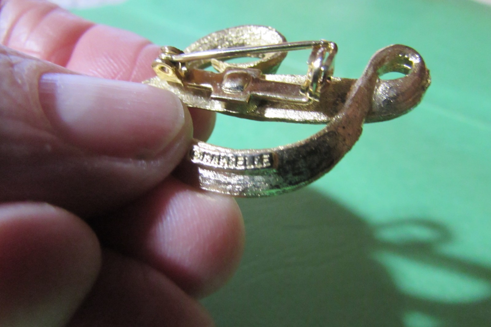 VINTAGE MAMSELLE pin broach brooch almost 1 1/2″ goldtone “D”