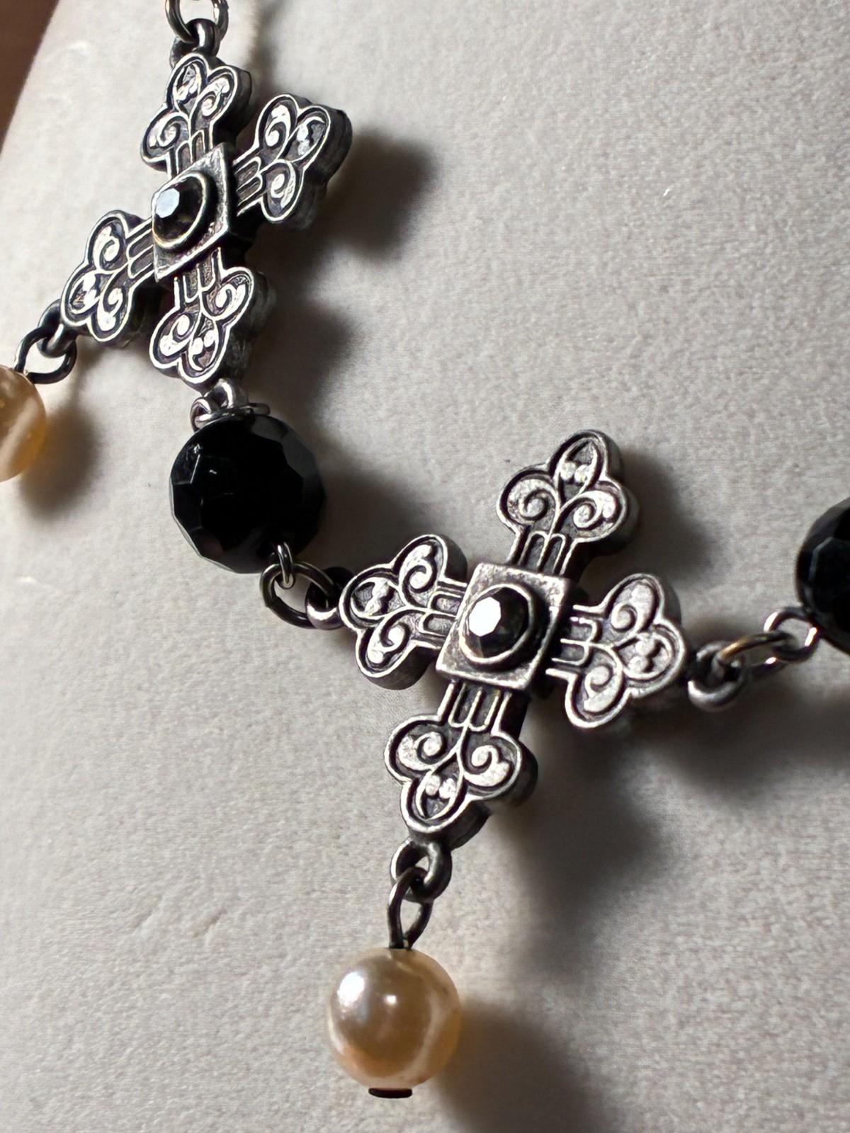Ben Amun Choker – 3 Crosses Gothic Punk Art Deco-Silver-Tone-Faux Pearls -Beads