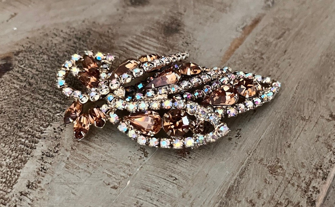 Vintage Weiss Unsigned Crystal Aurora Borealis Brown Topaz Leaf Large 3” Brooch