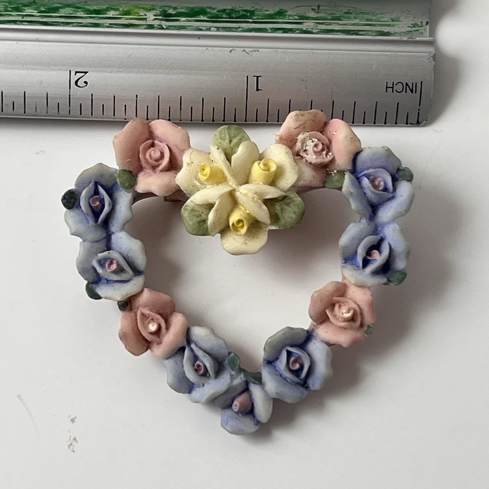 1998 Avon Hearts & Flowers Brooch Pin Yellow Pink And Blue Roses Vintage
