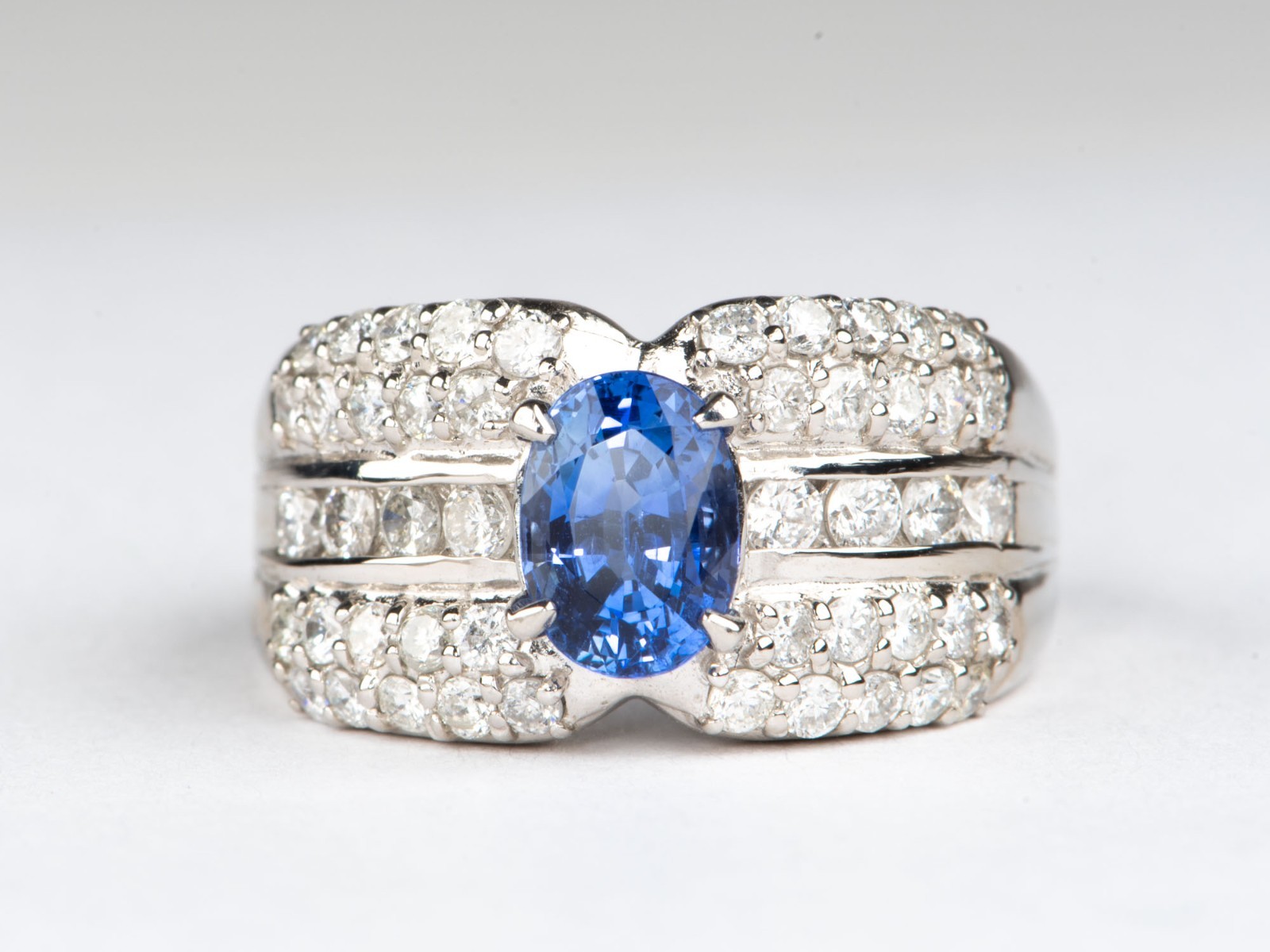 1.53ct Sapphire on Wide Diamond Band Platinum Engagement Ring PT900 Heavy 11.4g