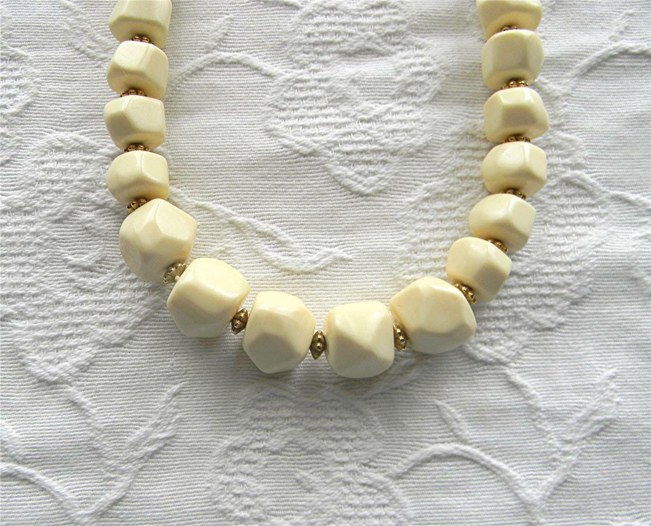 LOVELY VINTAGE 1990’s CREAM COLOR ROCK SHAPE BEAD 24″ SINGLE STRAND NECKLACE