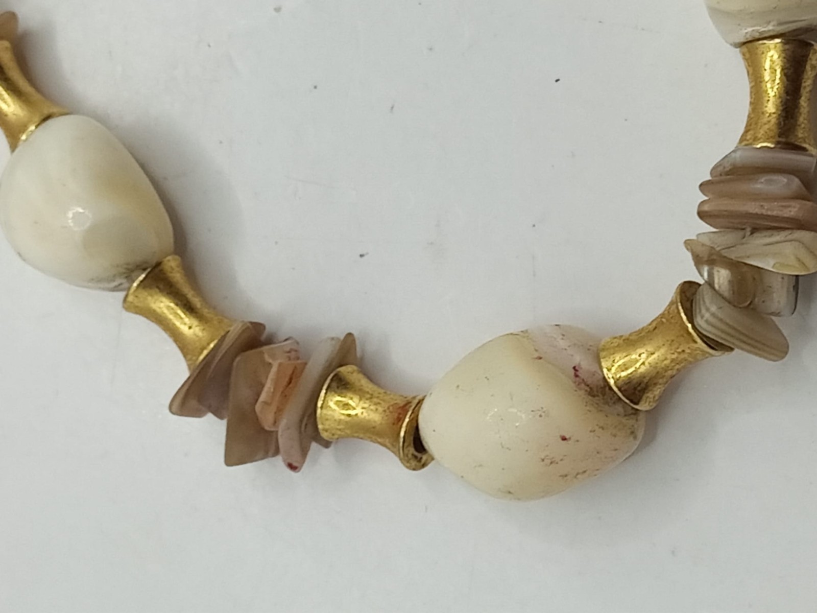 Natural Mother Pearl Shell Chunky Statement Necklace 45cm 50g Brass Accent Art