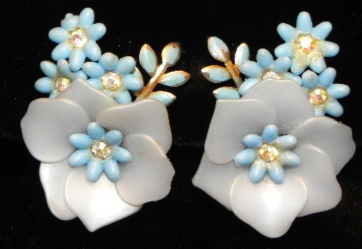 Vintage 60s Coro Blue & White Plastic Flower Clip Earrings Rhinestones Enamel