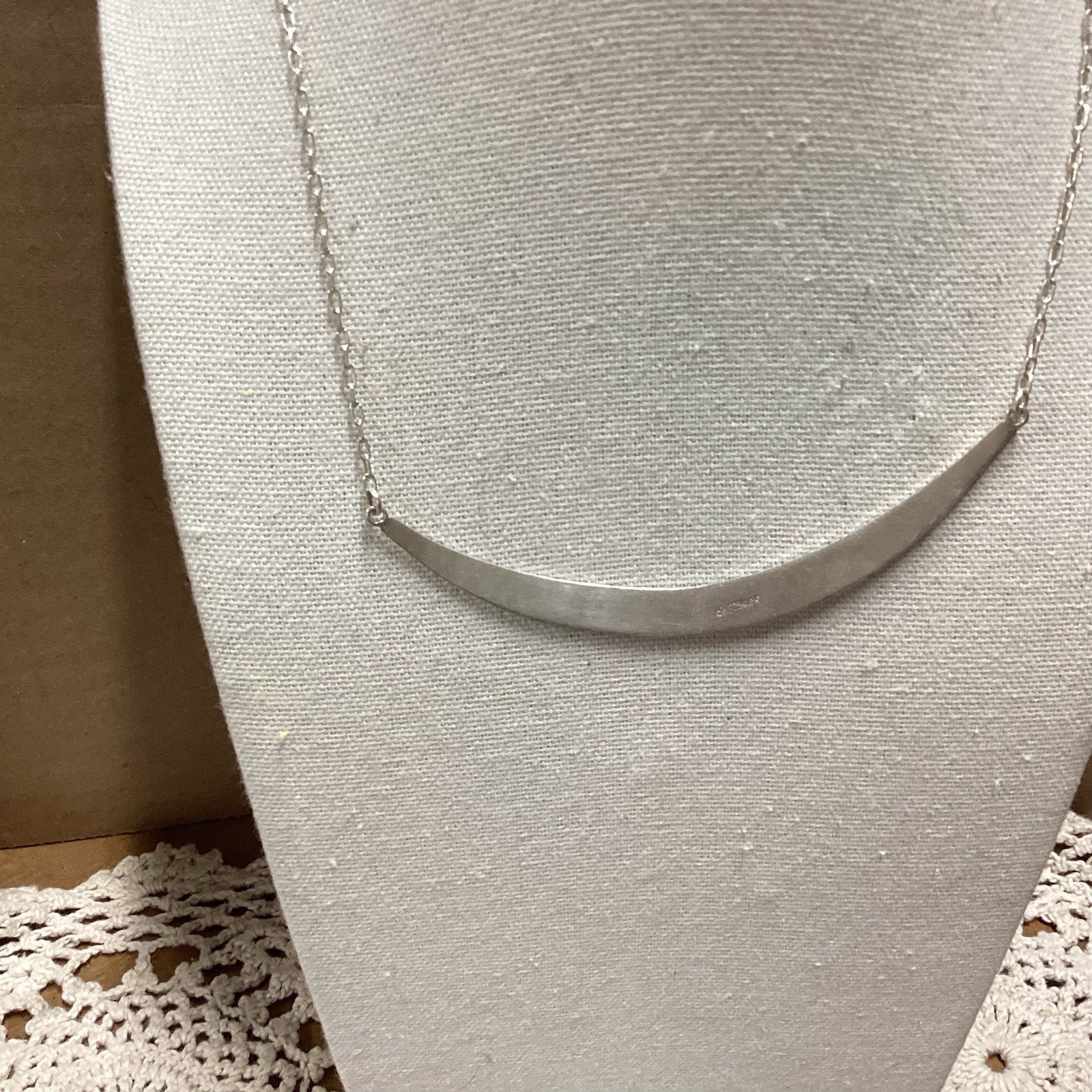 Vintage Mexican Sterling Silver Hammered Crescent Necklace de 925 MEX Minimalist
