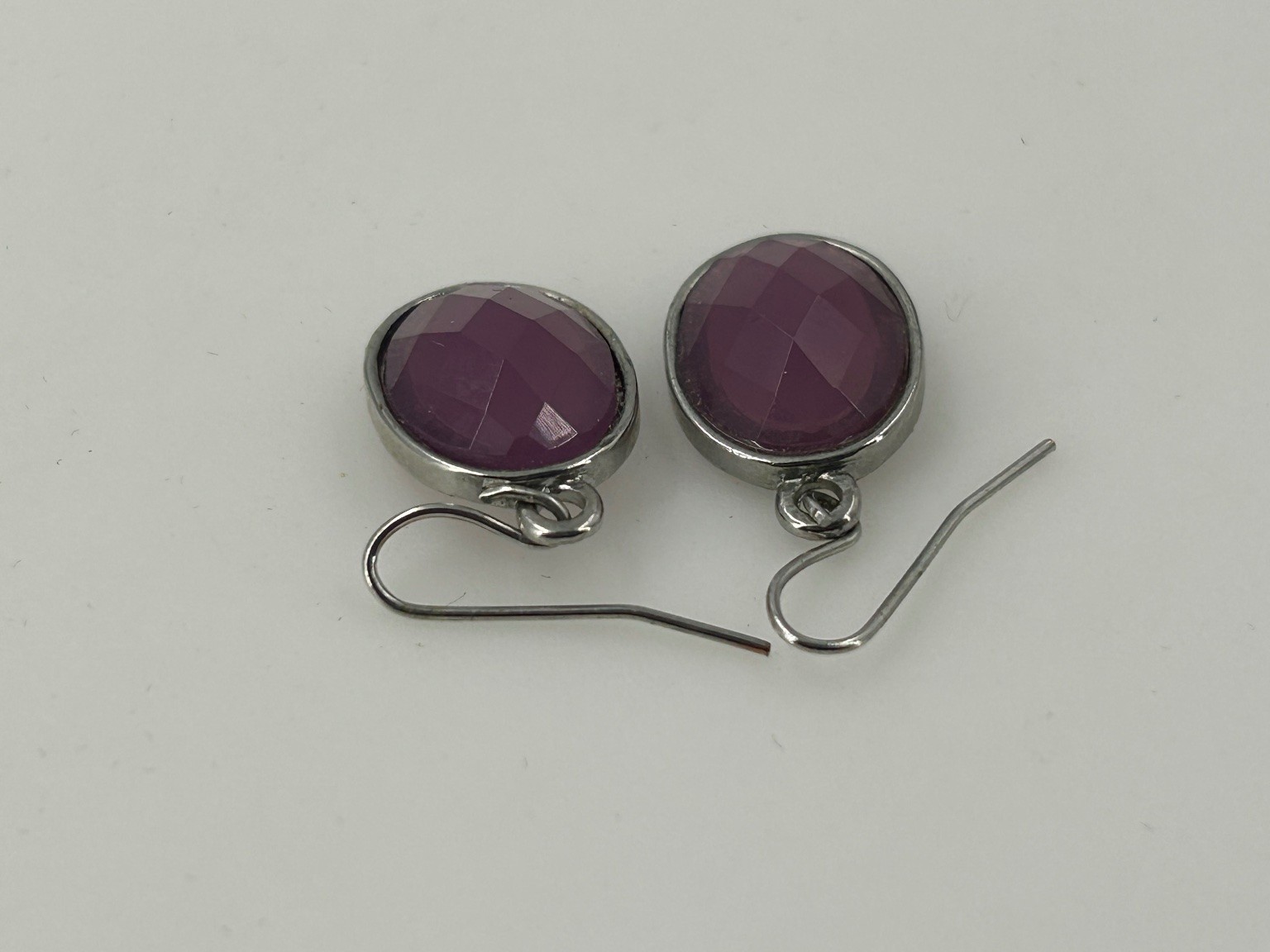 Silver Tone Dangle Earrings Purple Faceted Oval Stone Fish Hook Acrylic