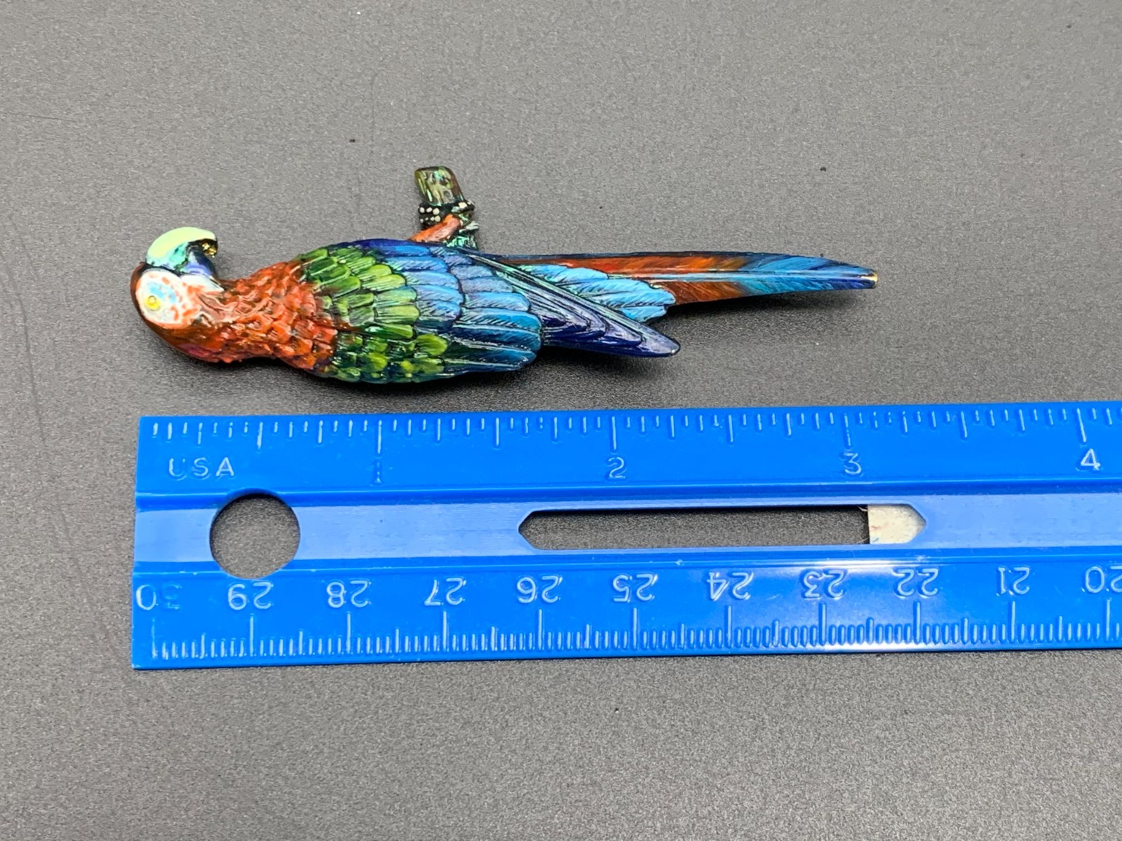 VINTAGE DESIGNER PIN BROOCH BY WEINBERG BIRD PARROT (789)