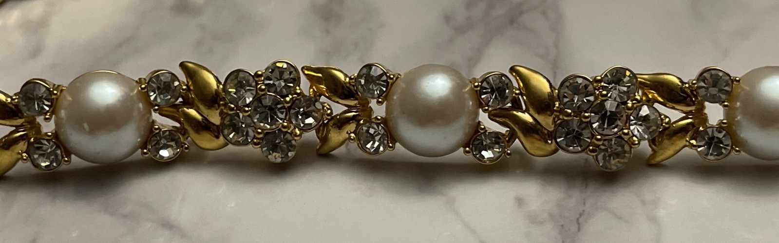 Vintage Gold Tone Rhinestone Faux Pearl Cabochon 15″ Necklace Jewelry YD-8